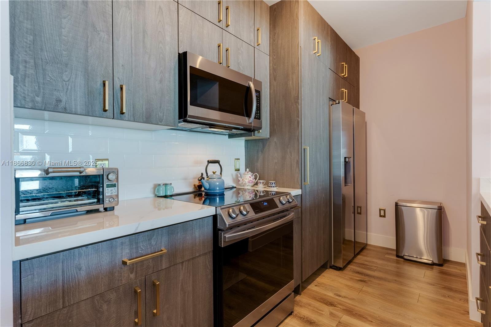 THE PLAZA 901 BRICKELL CO - Residential