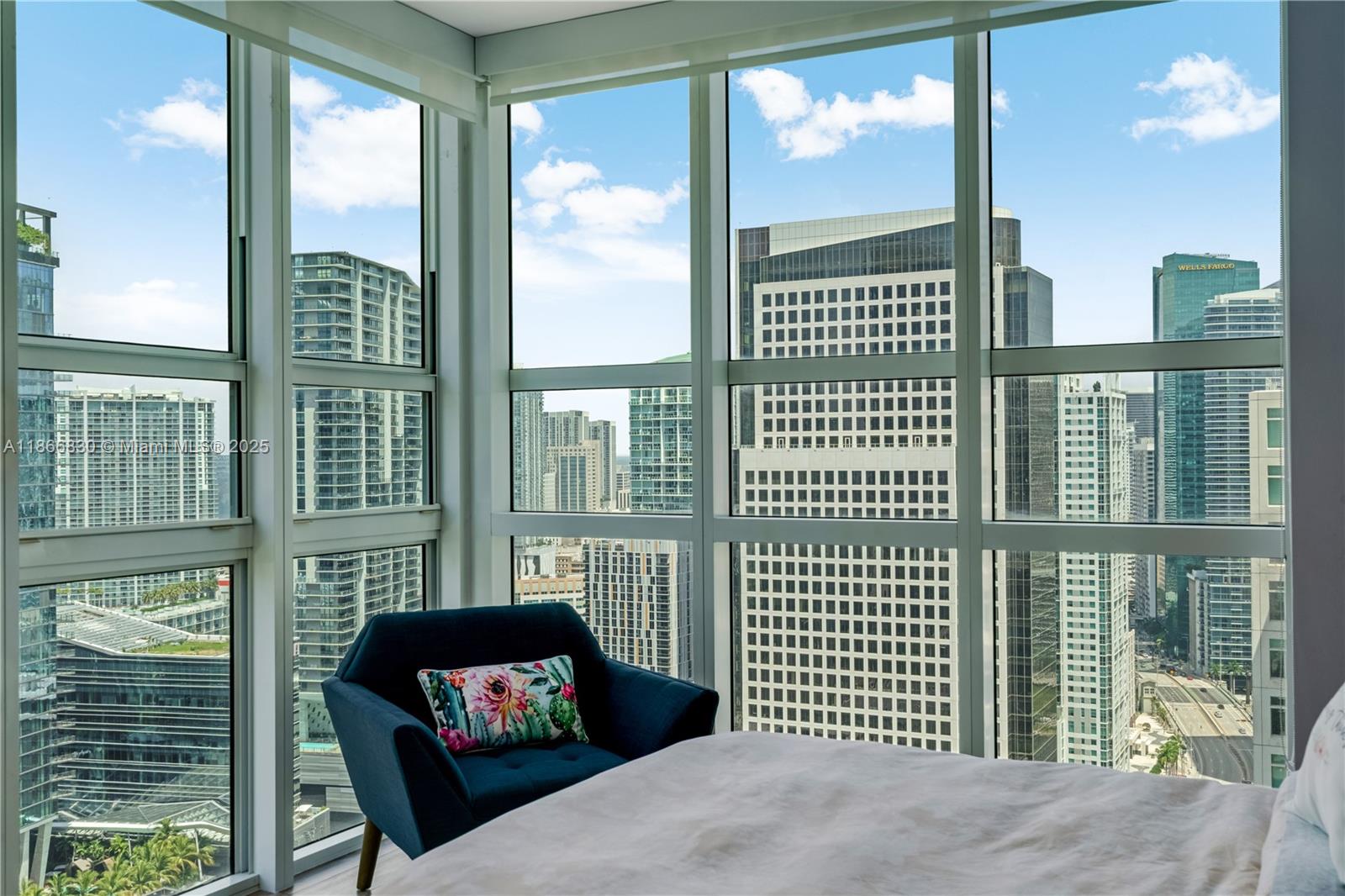 THE PLAZA 901 BRICKELL CO - Residential