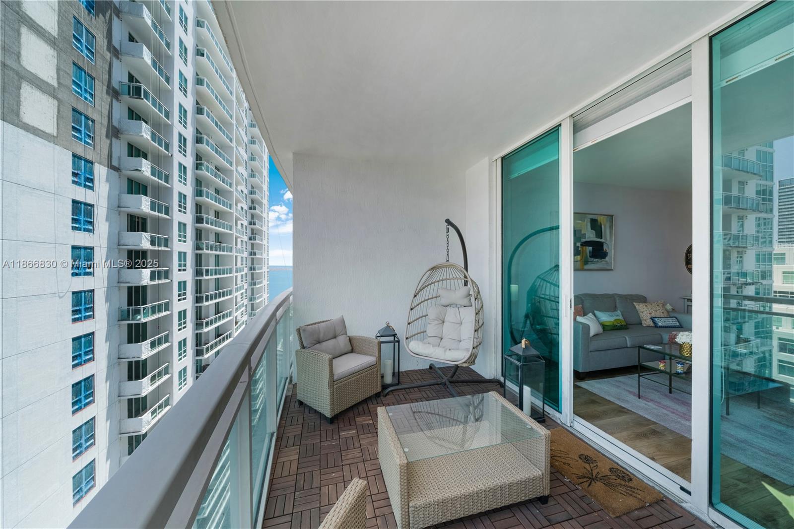 THE PLAZA 901 BRICKELL CO - Residential