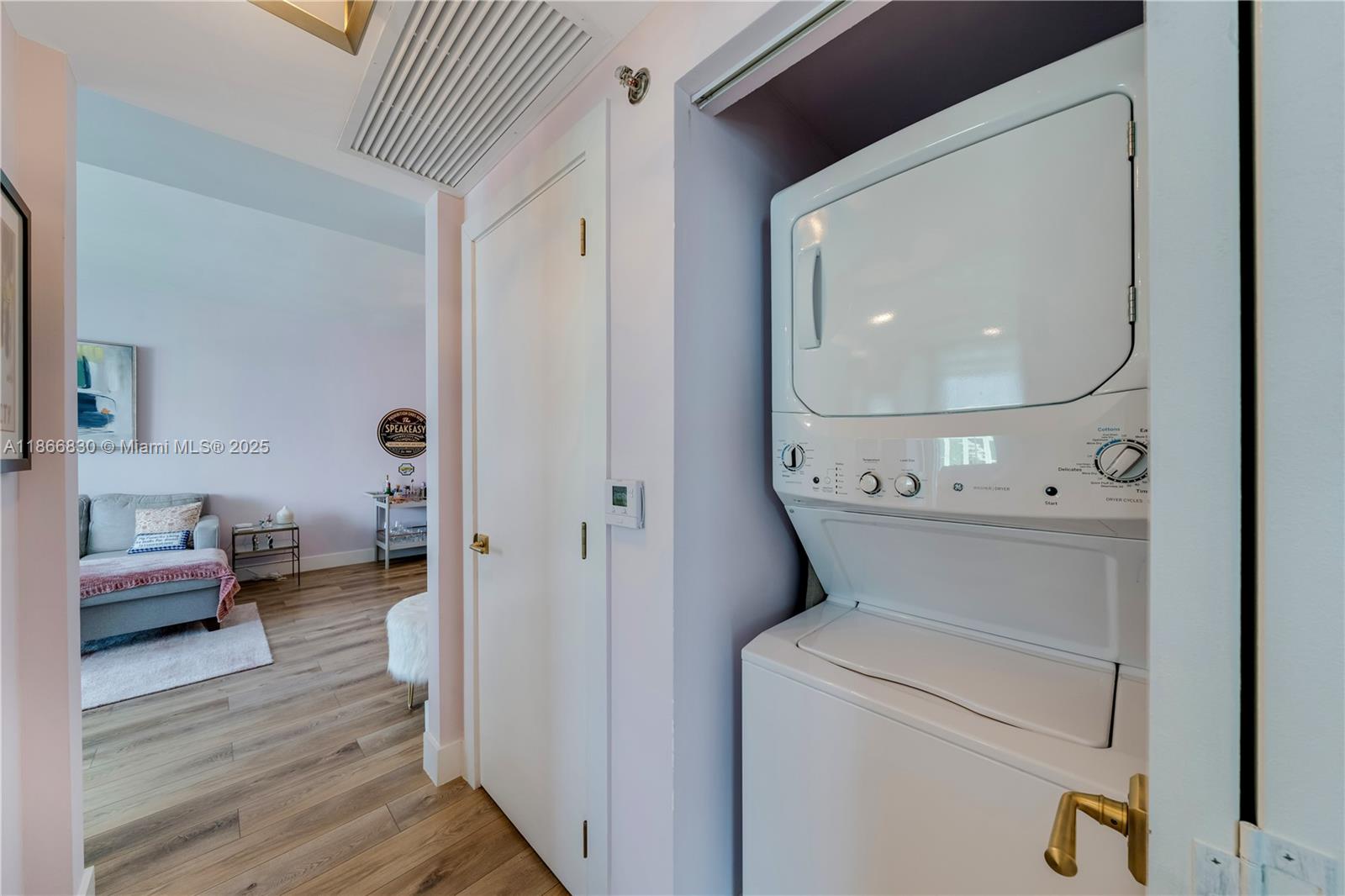 THE PLAZA 901 BRICKELL CO - Residential