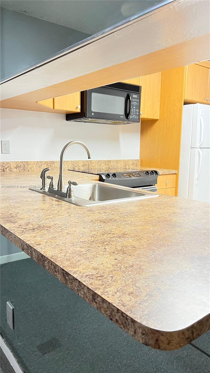 COUNTRY PINES CONDO - Residential Lease