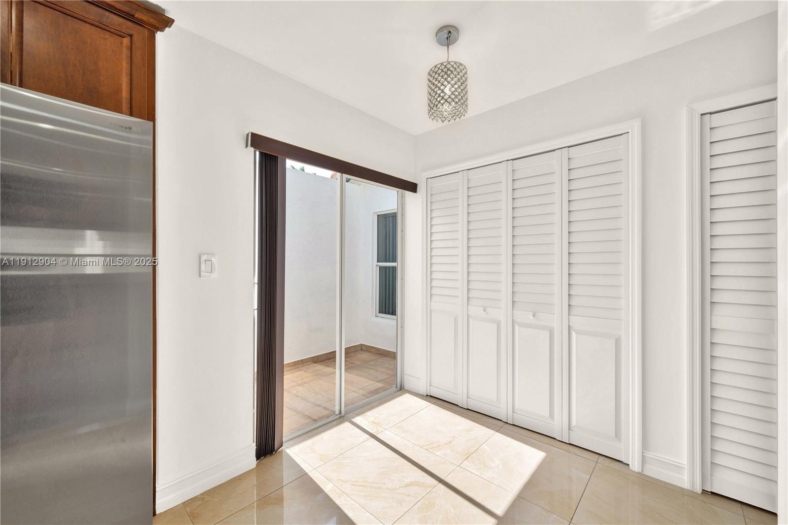 SHOMA HOMES AT TAMIAMI IV - Residential Lease