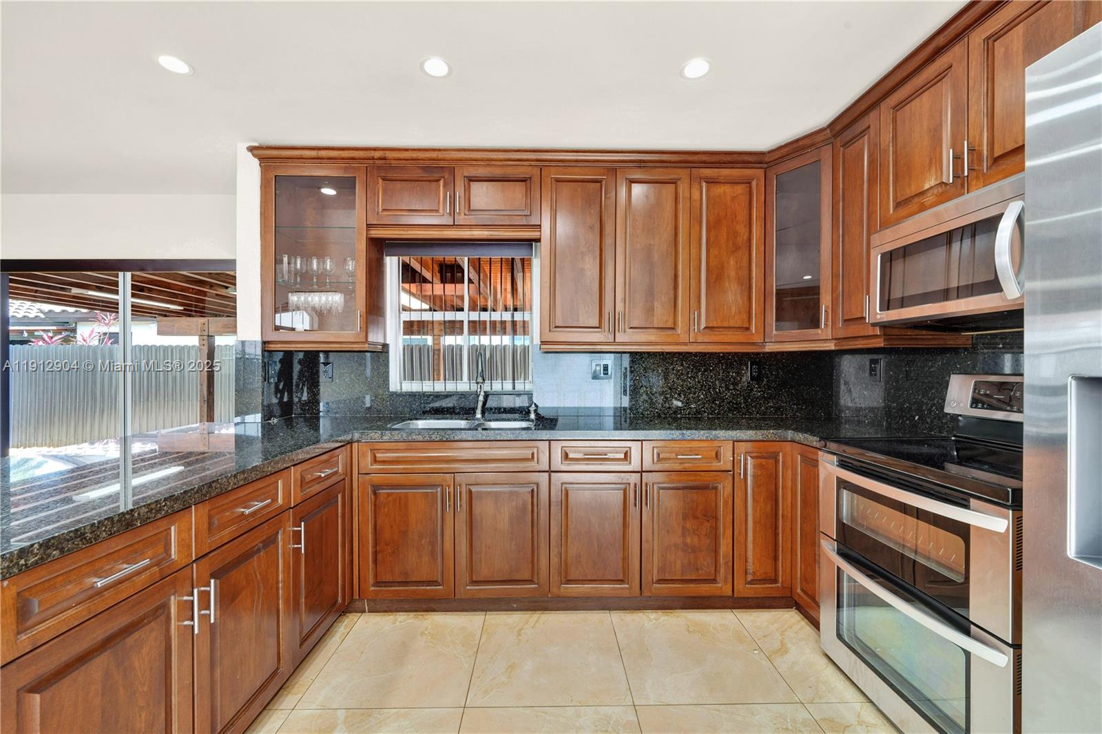 SHOMA HOMES AT TAMIAMI IV - Residential Lease