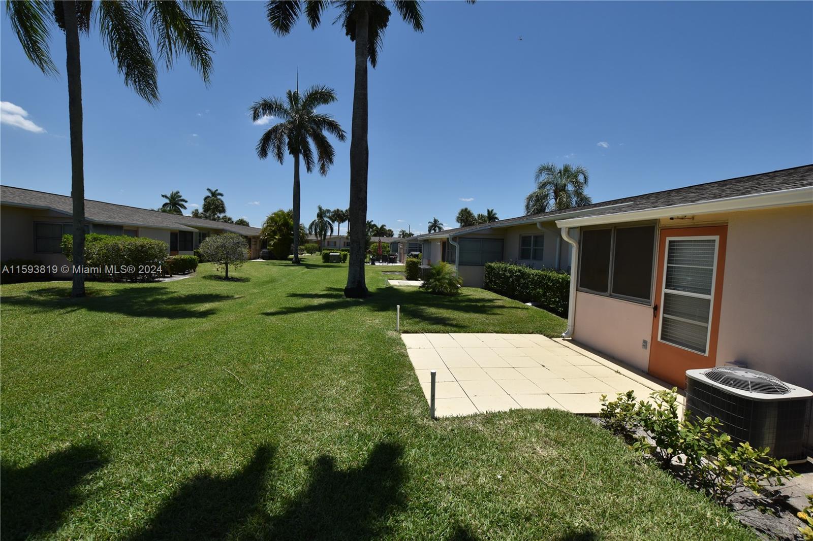 CRESTHAVEN VILLAS CONDO 2 - Residential