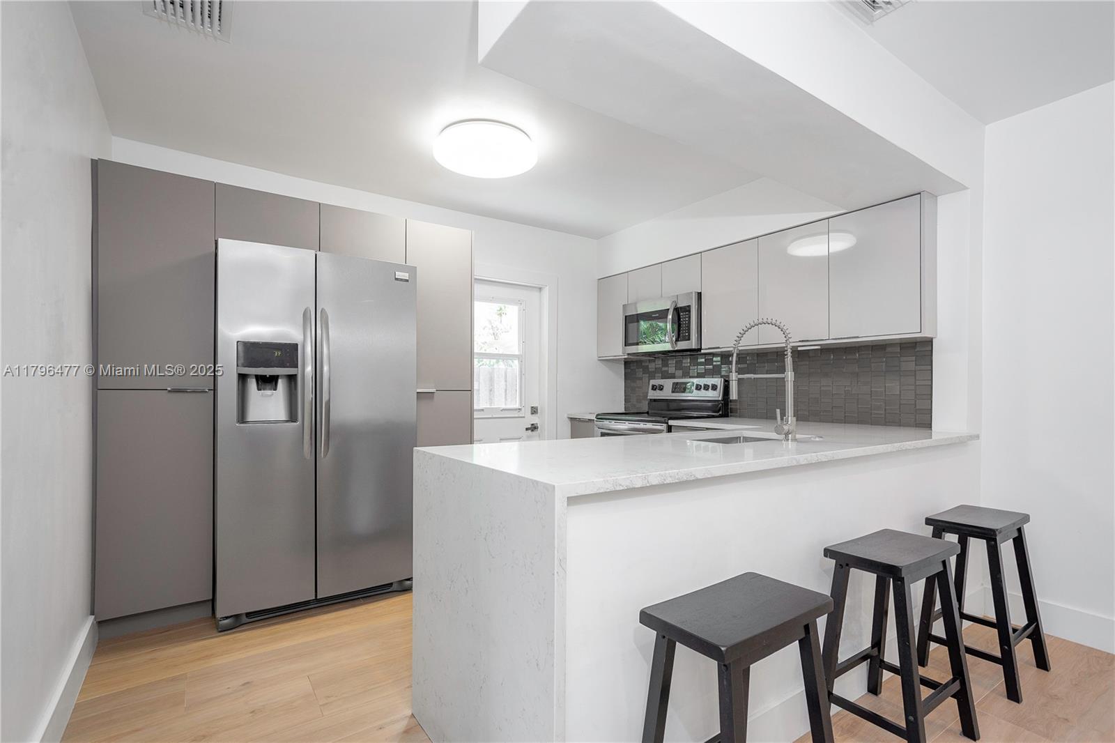 3340 NE 13th Ave 3340
