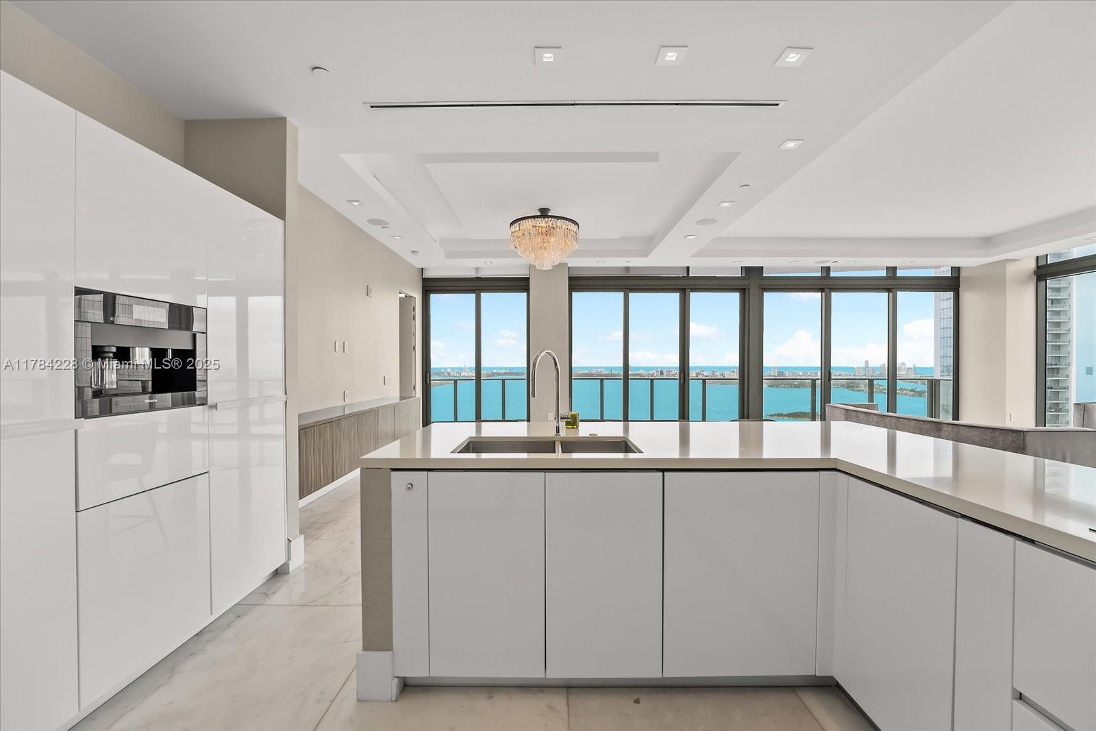 ICON BAY CONDO - Residential