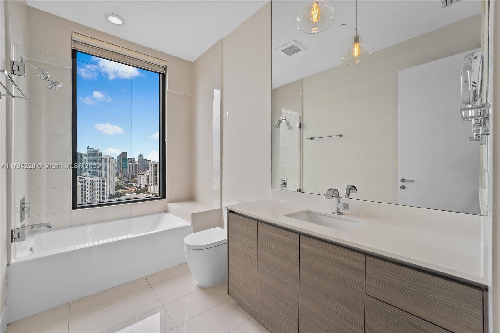 ICON BAY CONDO - Residential