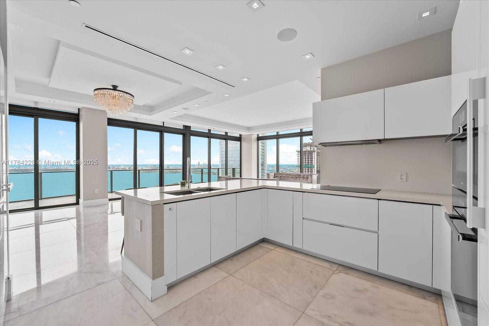 ICON BAY CONDO - Residential