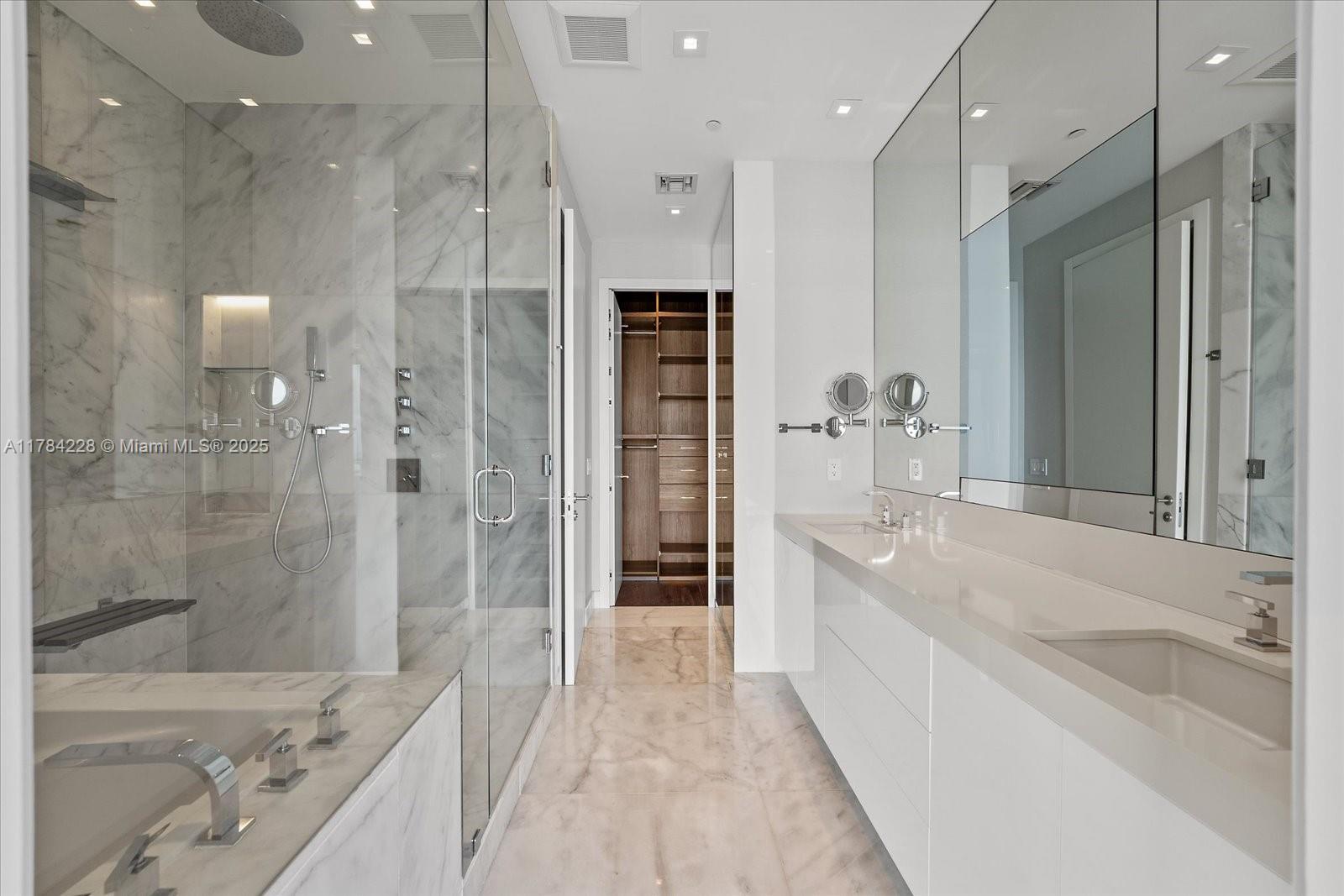 ICON BAY CONDO - Residential