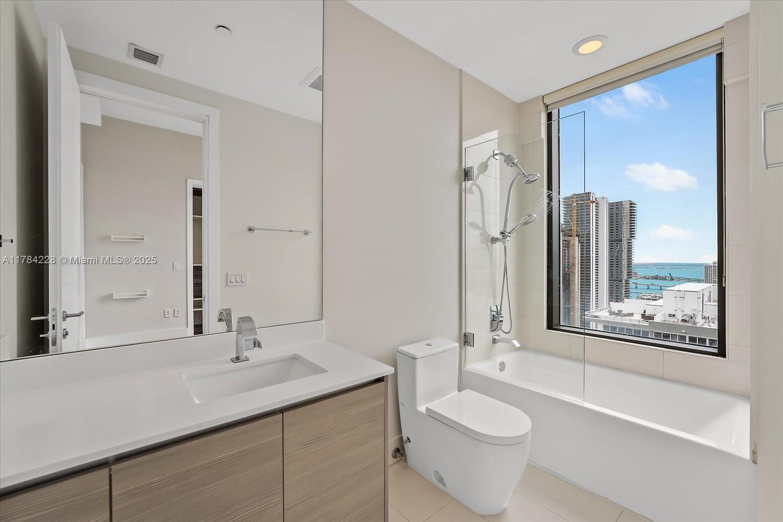 ICON BAY CONDO - Residential