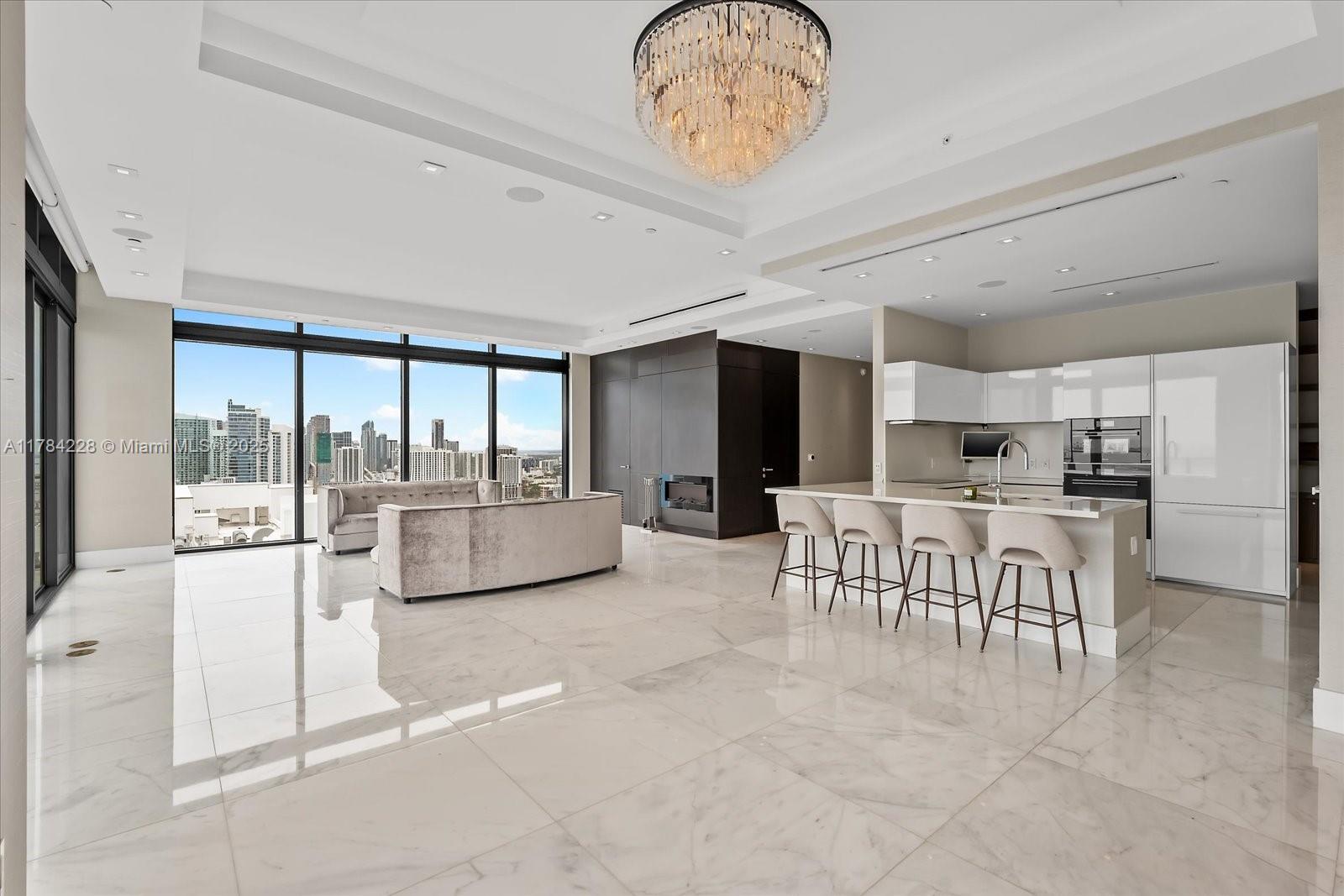 ICON BAY CONDO - Residential