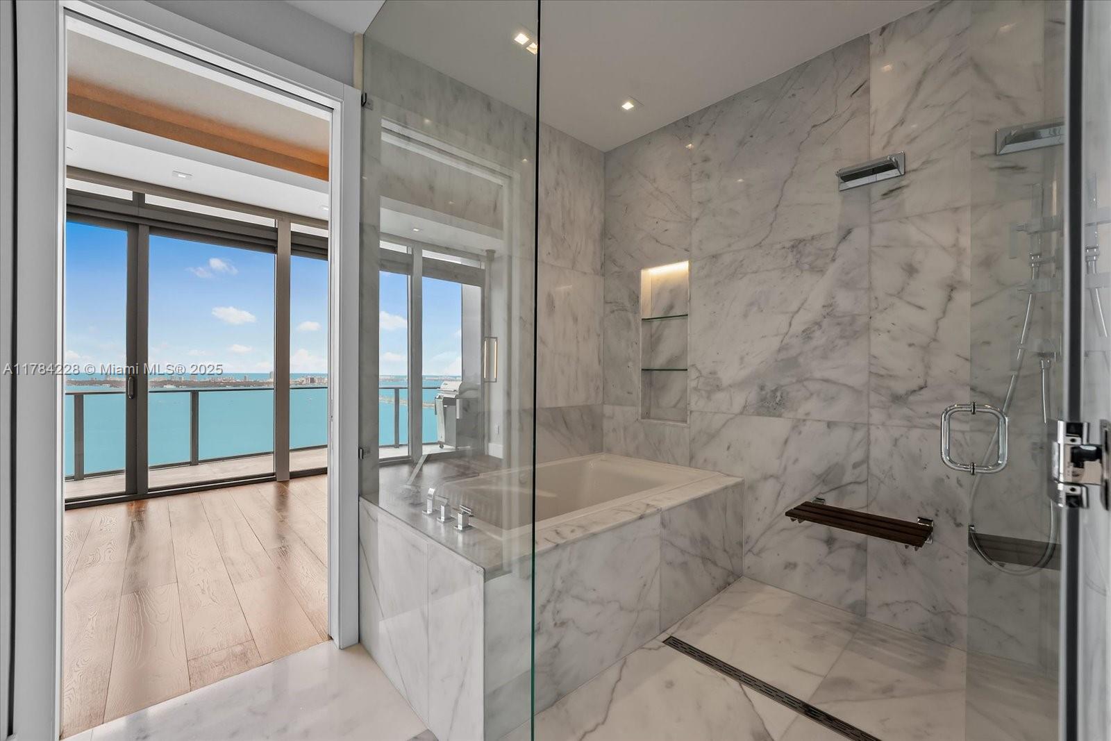ICON BAY CONDO - Residential