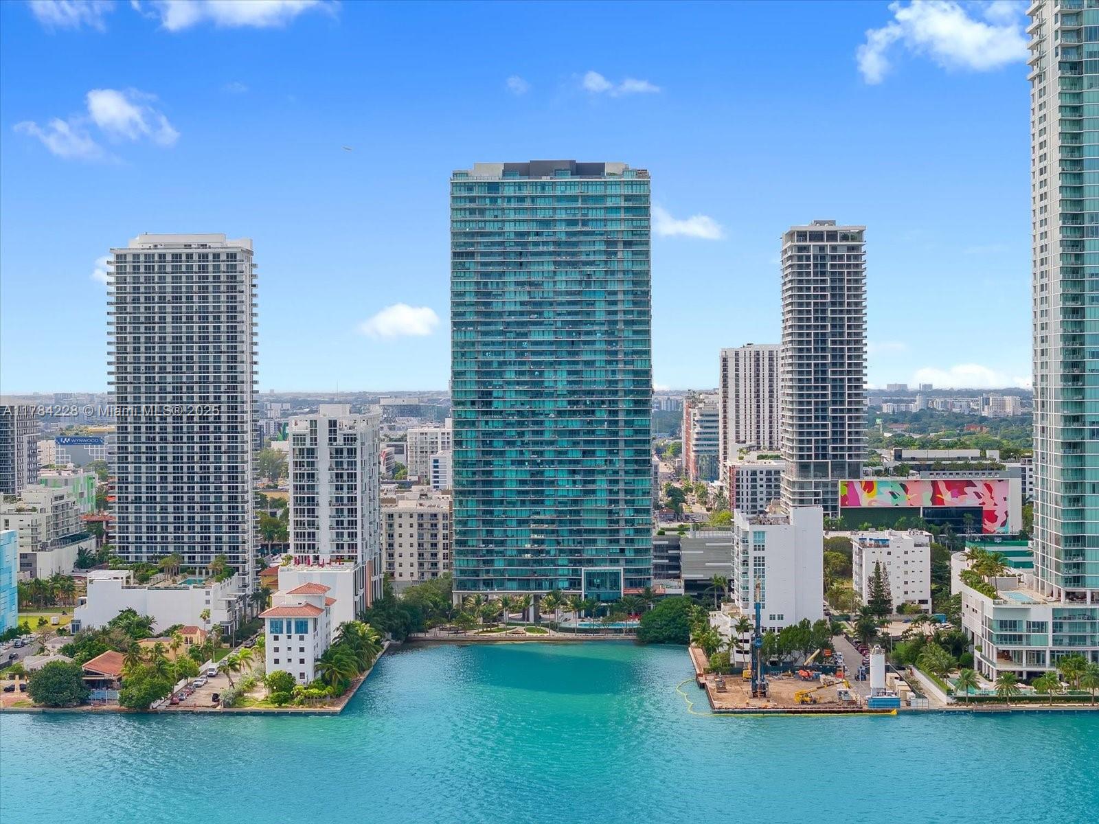 ICON BAY CONDO - Residential