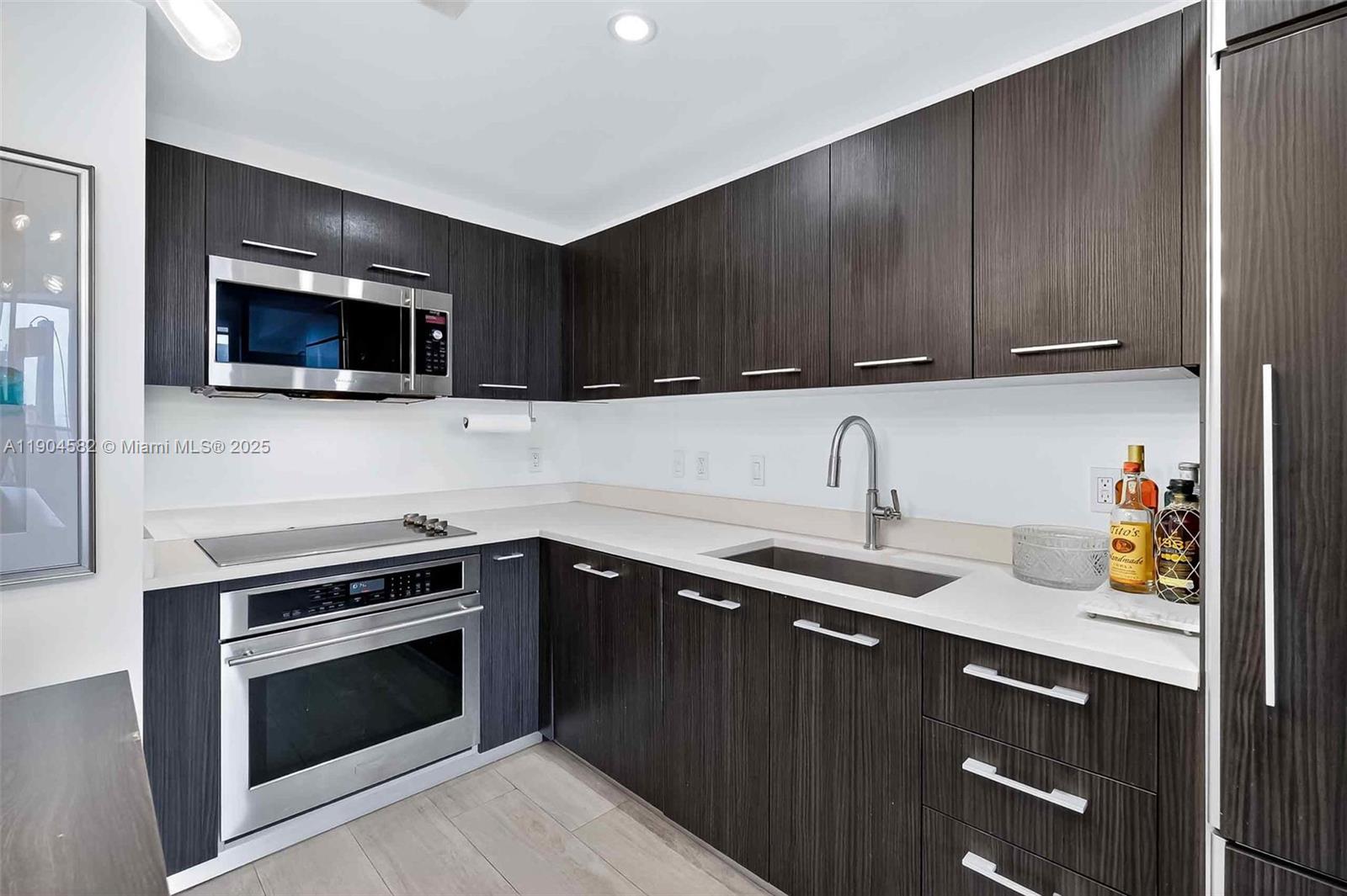 BRICKELL HEIGHTS EAST CON - Residential Lease