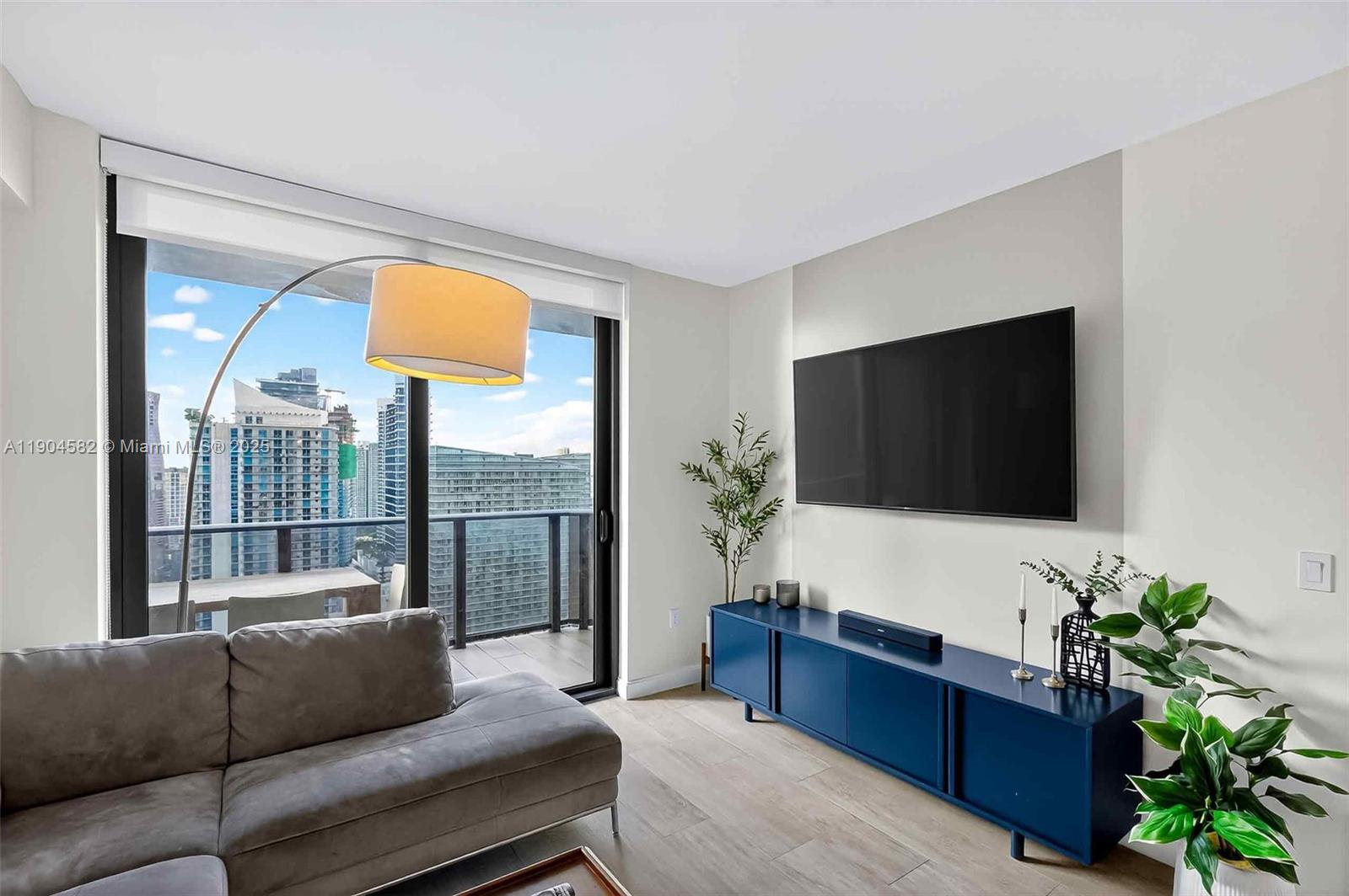 BRICKELL HEIGHTS EAST CON - Residential Lease