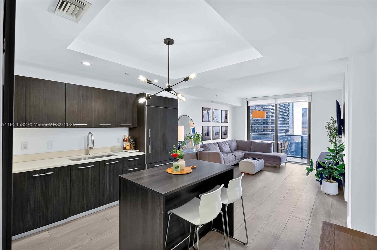 BRICKELL HEIGHTS EAST CON - Residential Lease