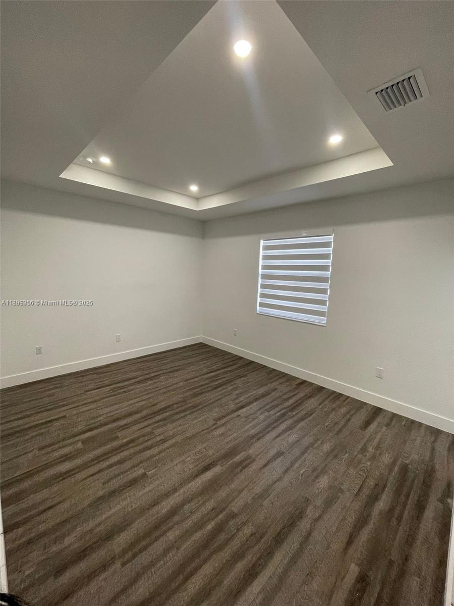 PINE ISLE - Residential