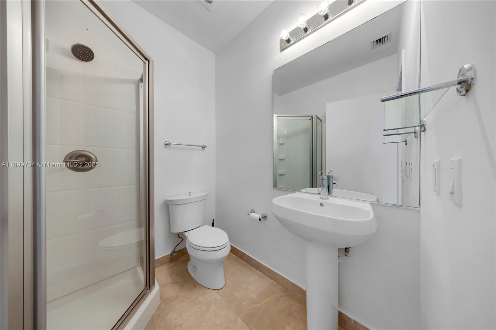 LUNA OCEAN RESIDENCES CON - Residential Lease