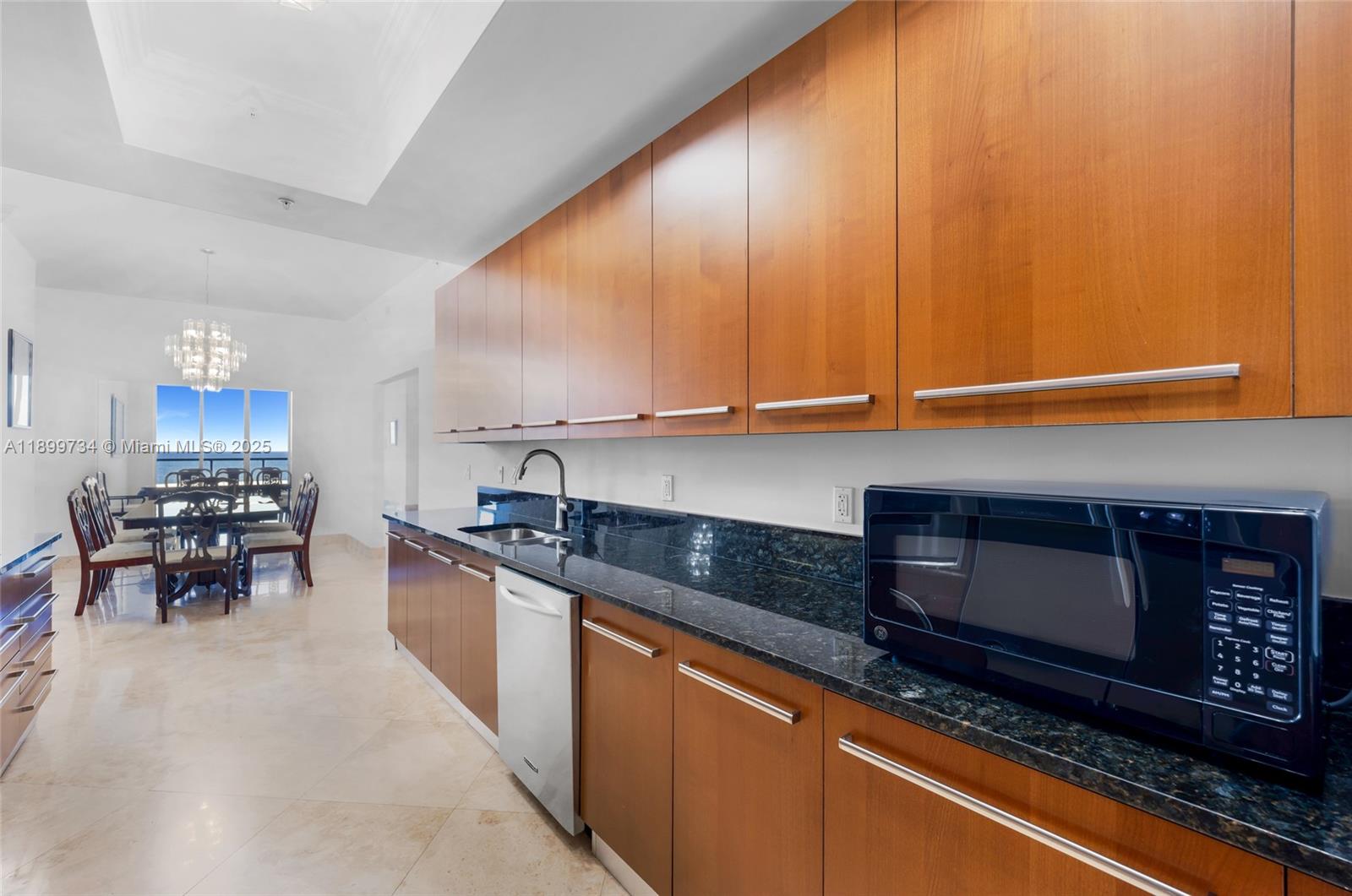 LUNA OCEAN RESIDENCES CON - Residential Lease