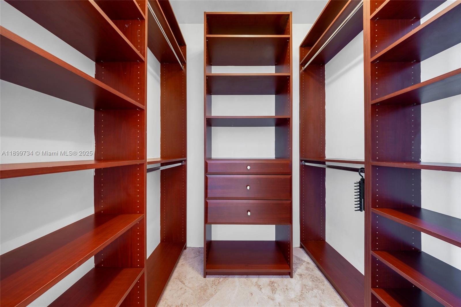 LUNA OCEAN RESIDENCES CON - Residential Lease