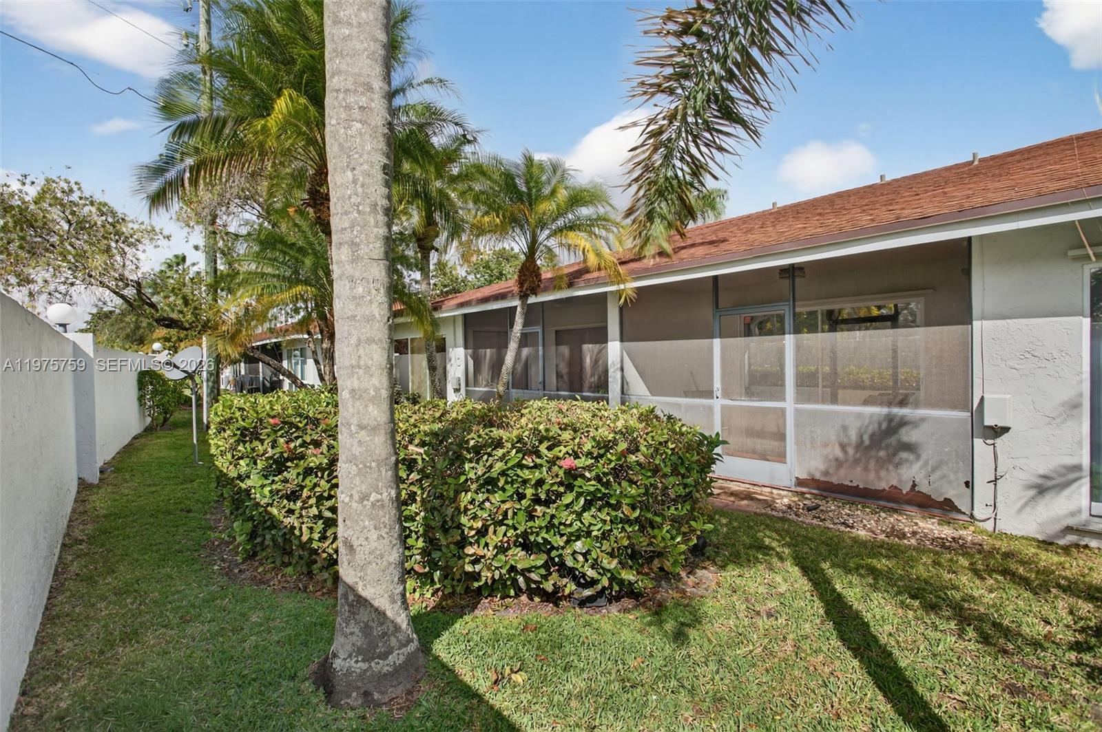 WOODLAND LAKES - Residential