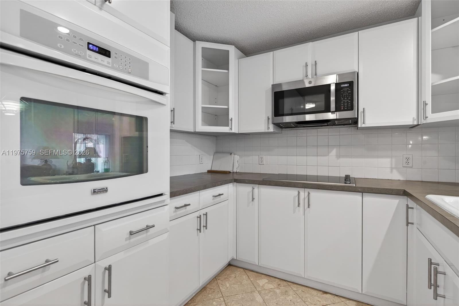 WOODLAND LAKES - Residential