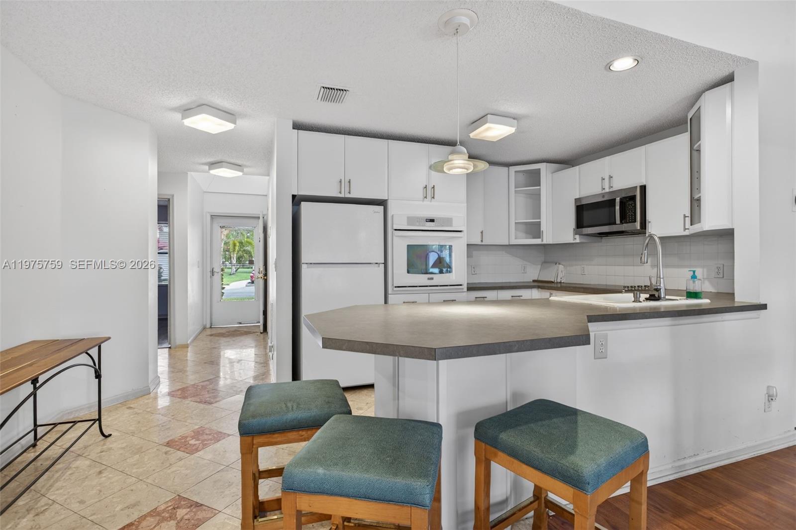 WOODLAND LAKES - Residential