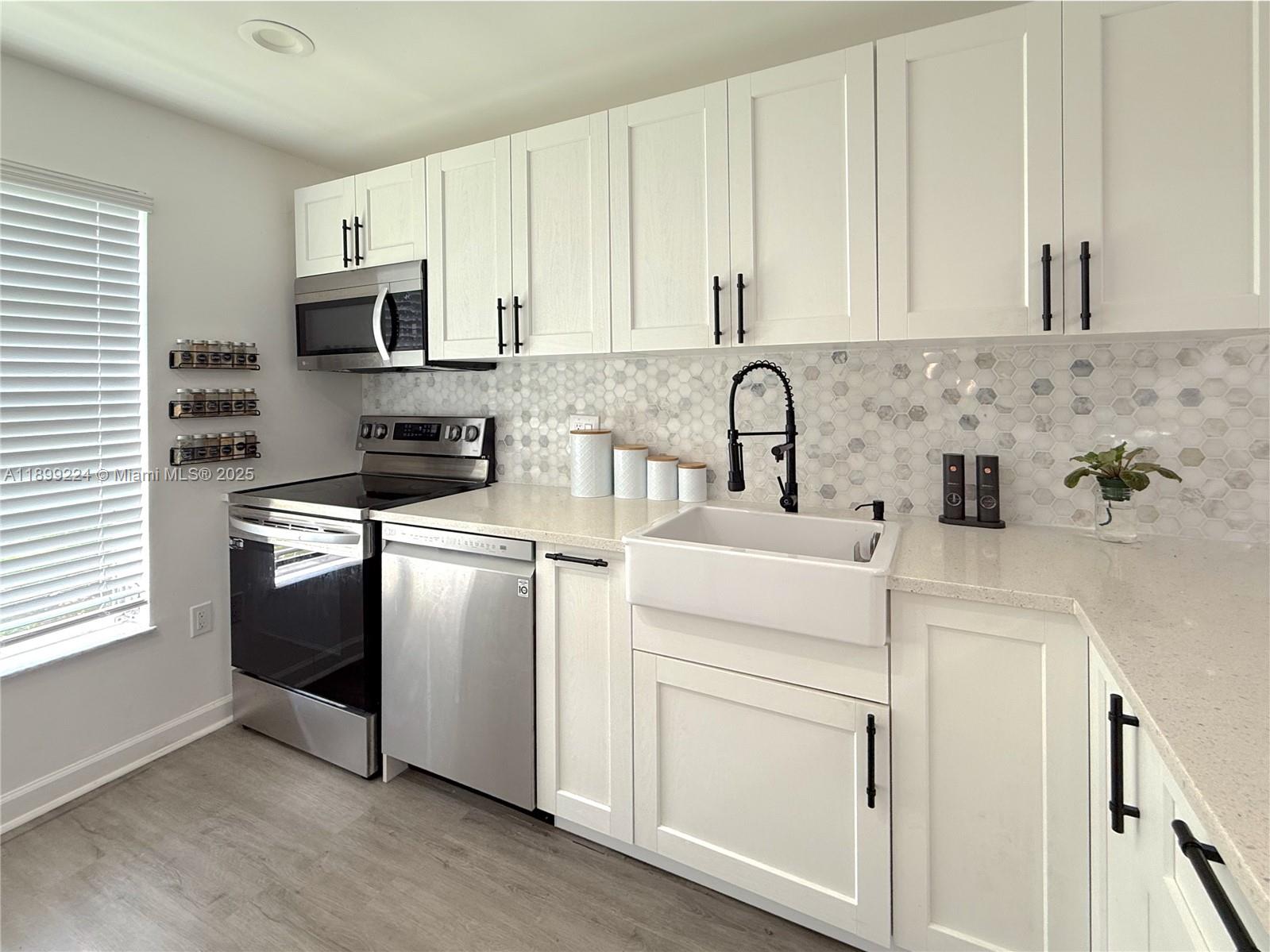 MANORS OF INVERRARY I-5 - Residential