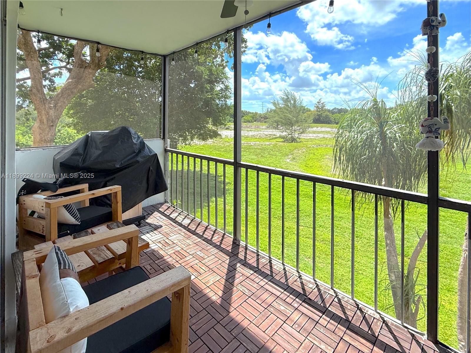 MANORS OF INVERRARY I-5 - Residential