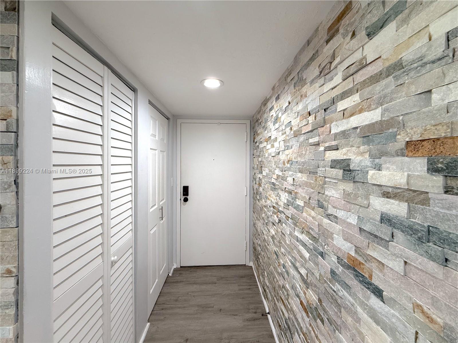 MANORS OF INVERRARY I-5 - Residential