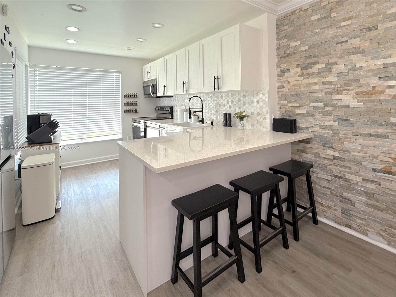 MANORS OF INVERRARY I-5 - Residential