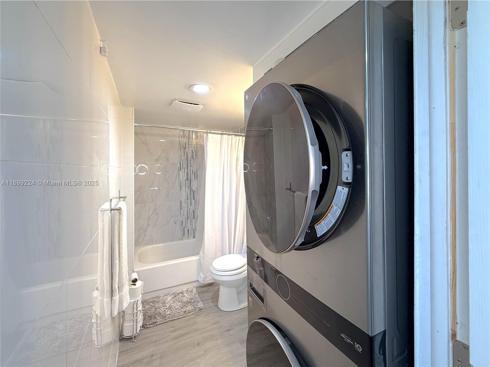 MANORS OF INVERRARY I-5 - Residential