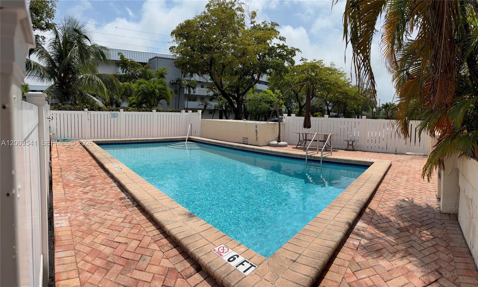 LAGO VERDE VILLAS CONDO - Residential