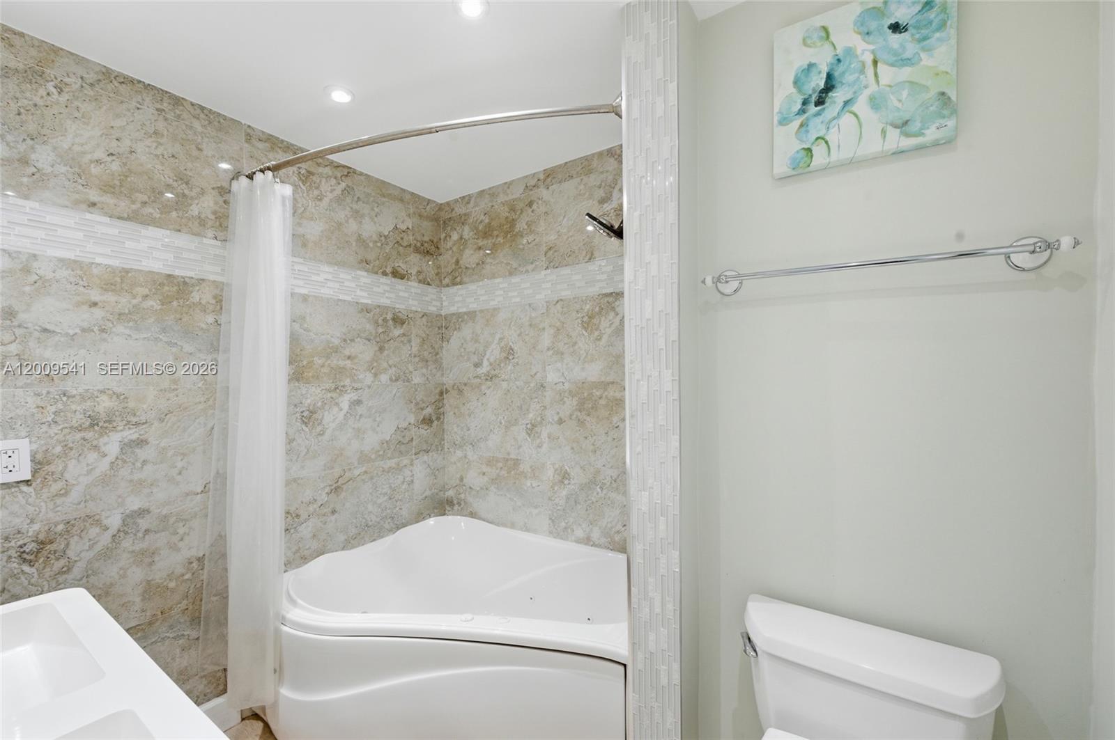LAGO VERDE VILLAS CONDO - Residential