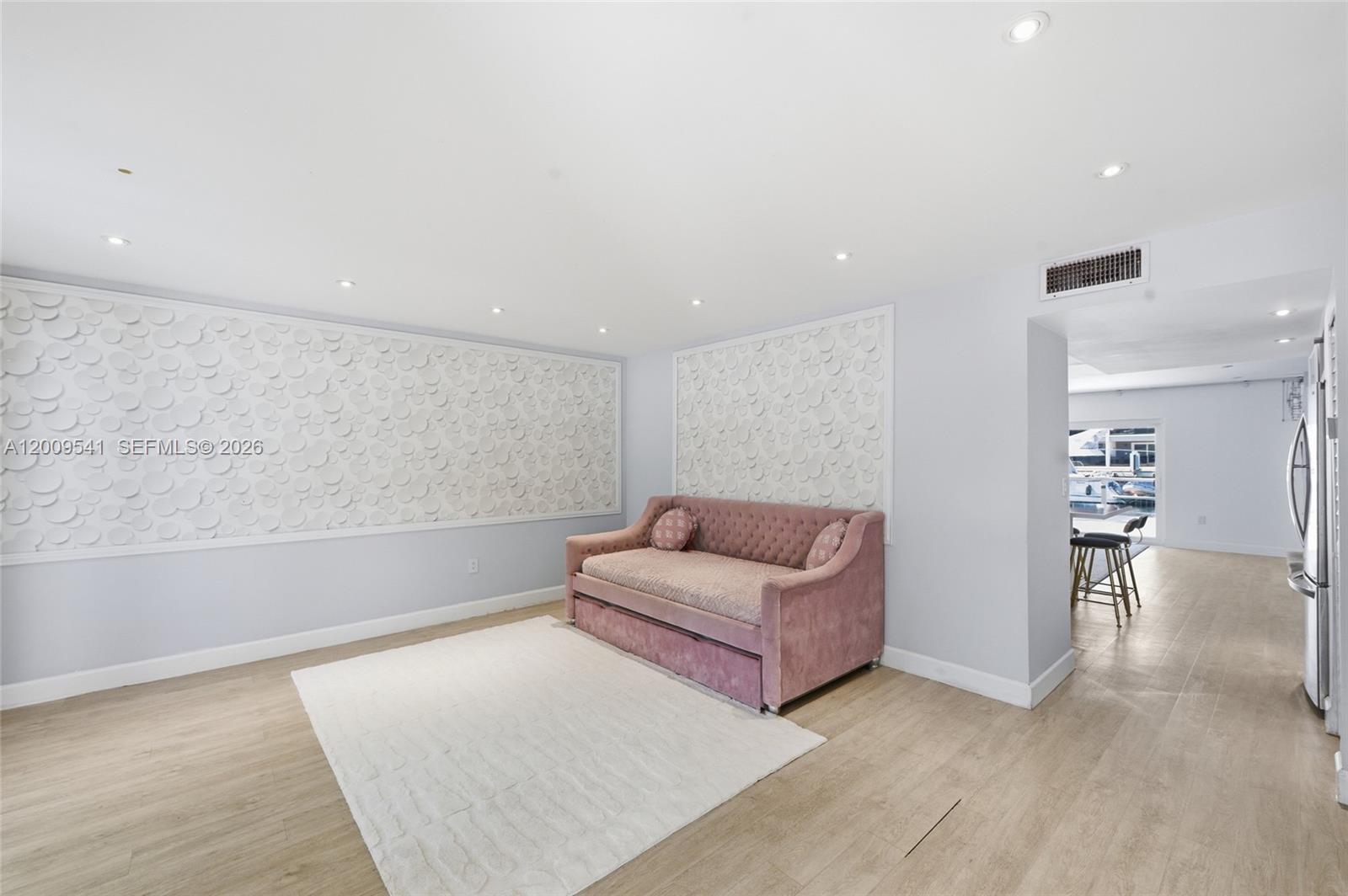 3819 NE 170th St B-1