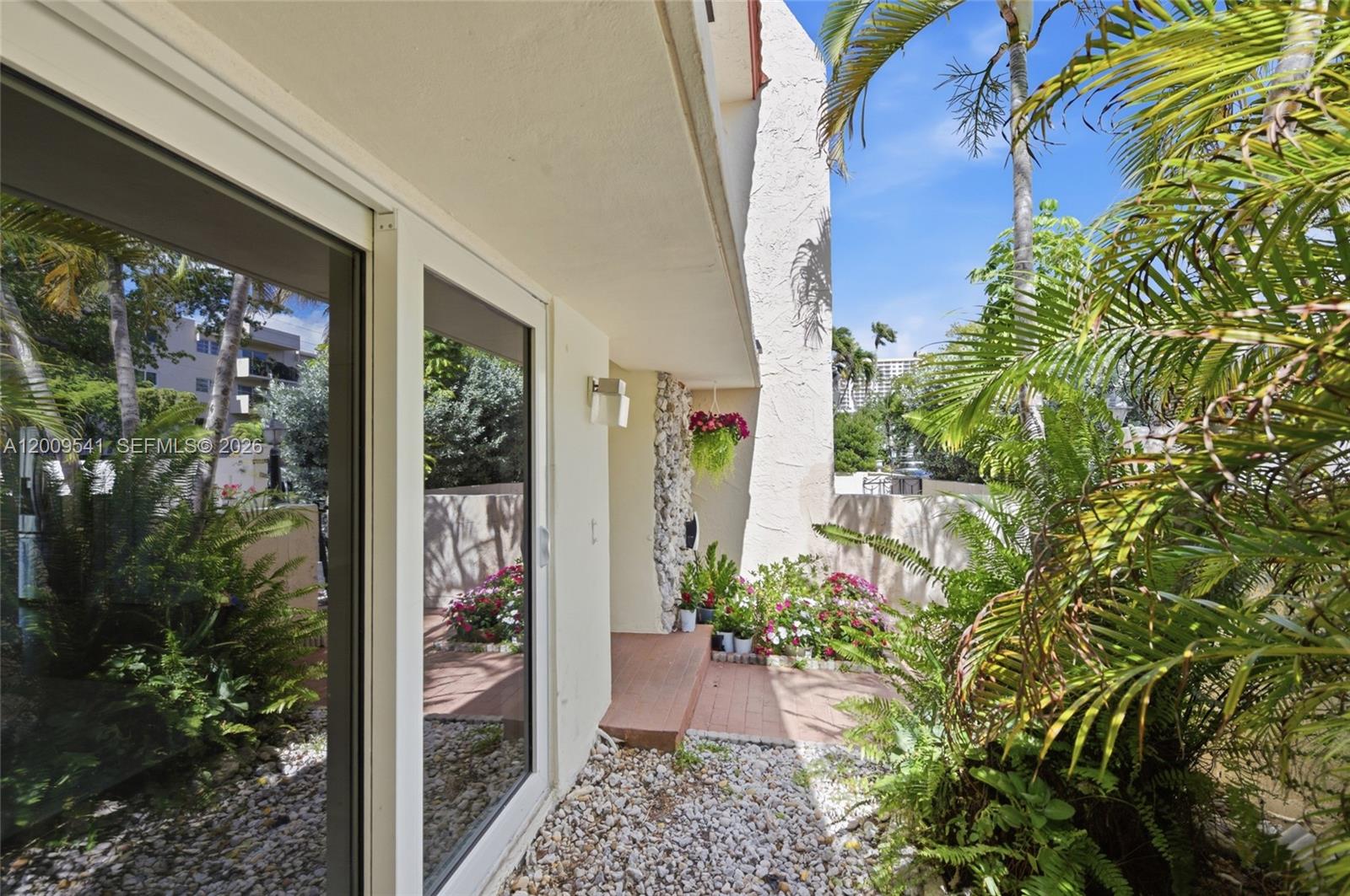 3819 NE 170th St B-1