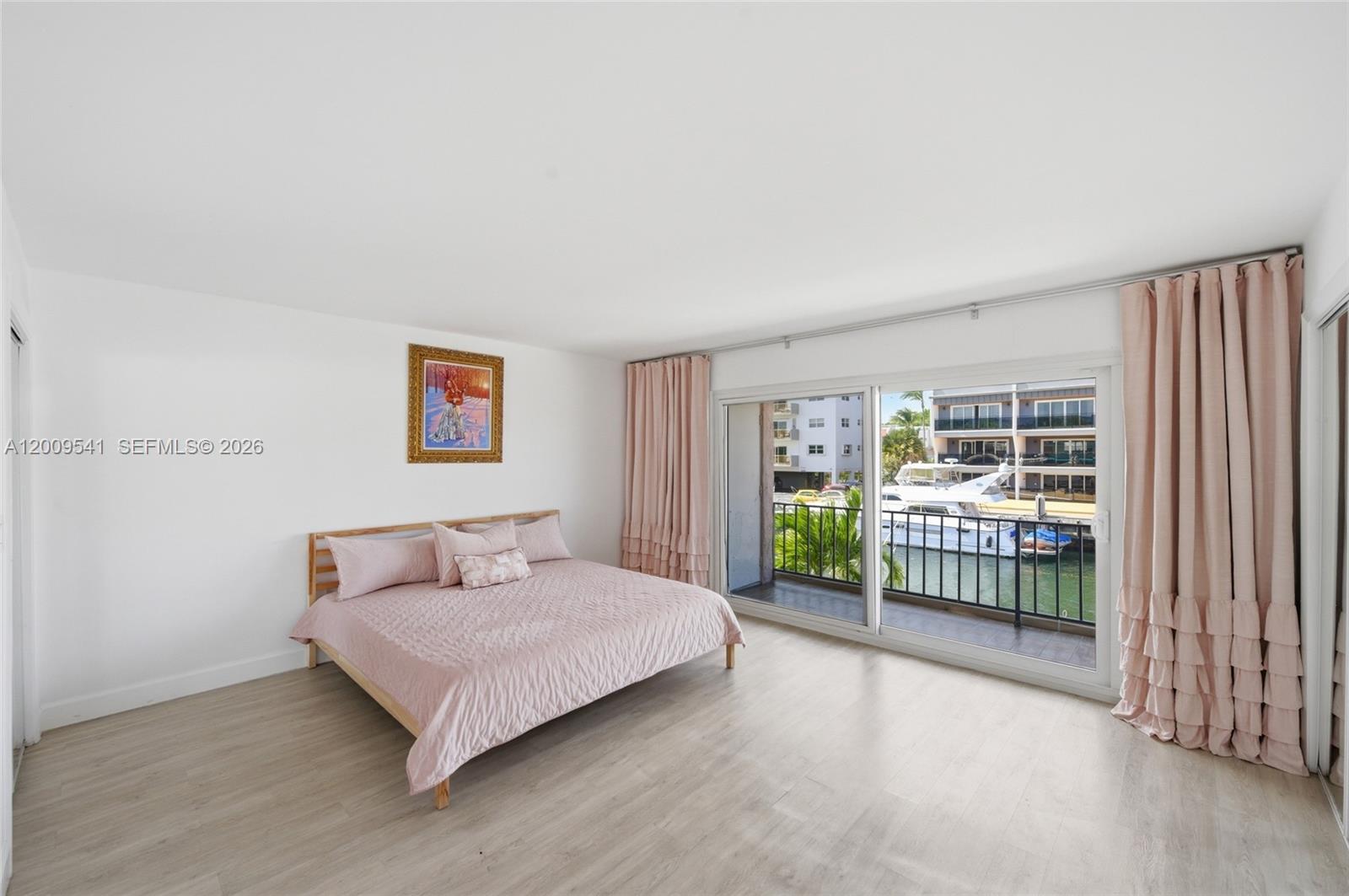 LAGO VERDE VILLAS CONDO - Residential