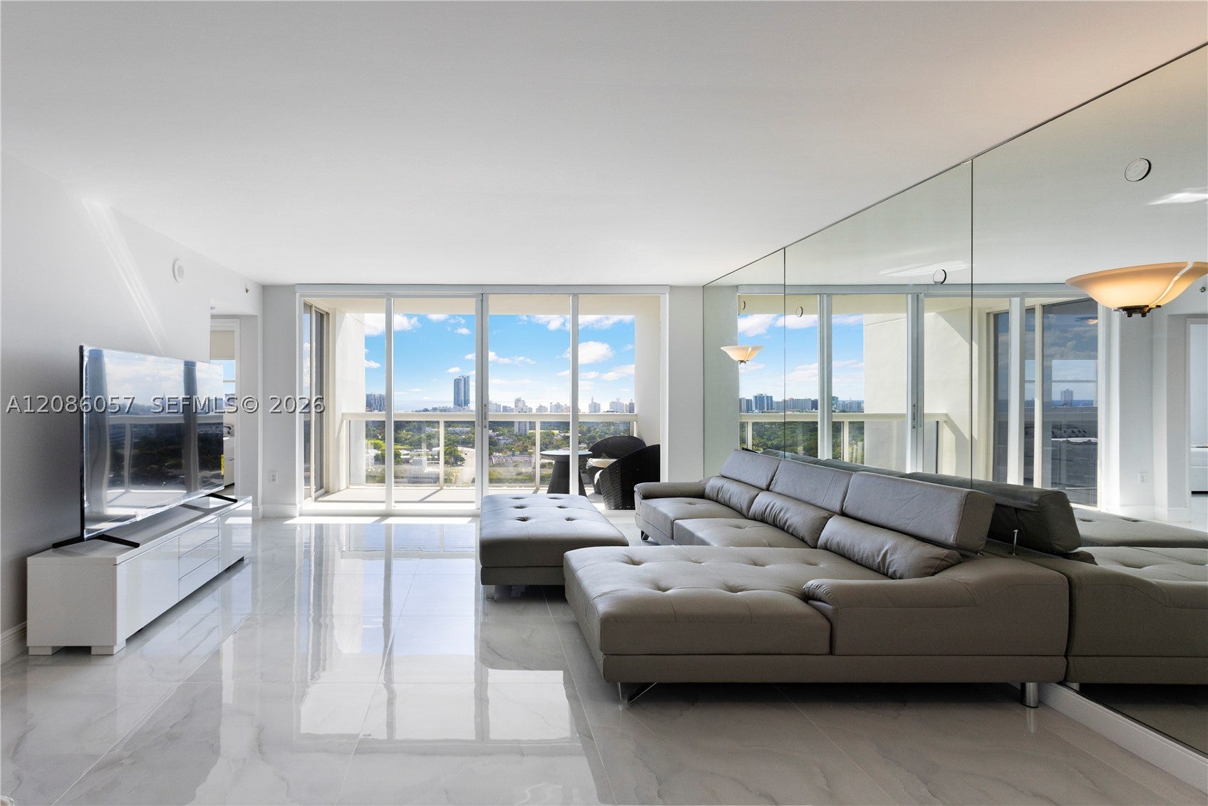 1800 Sunset Harbour Dr 2215