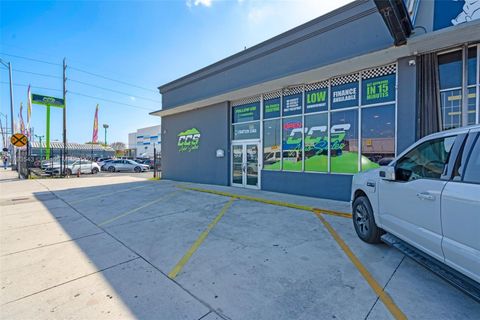 2340 NW 27th Ave Miami FL 33142