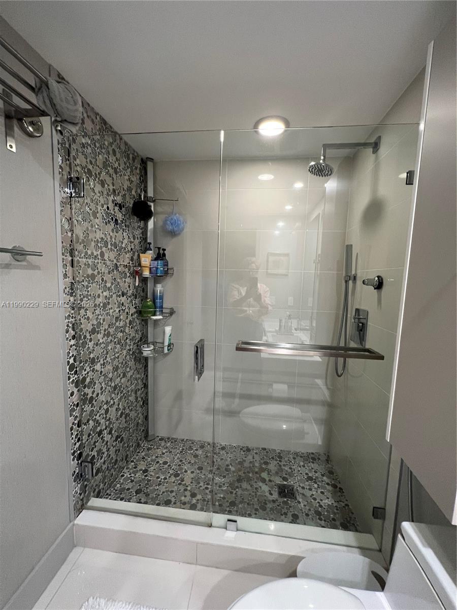 BRICKELL HEIGHTS EAST CON - Residential Lease