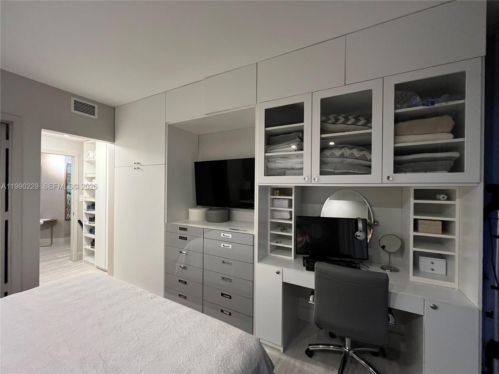 BRICKELL HEIGHTS EAST CON - Residential Lease