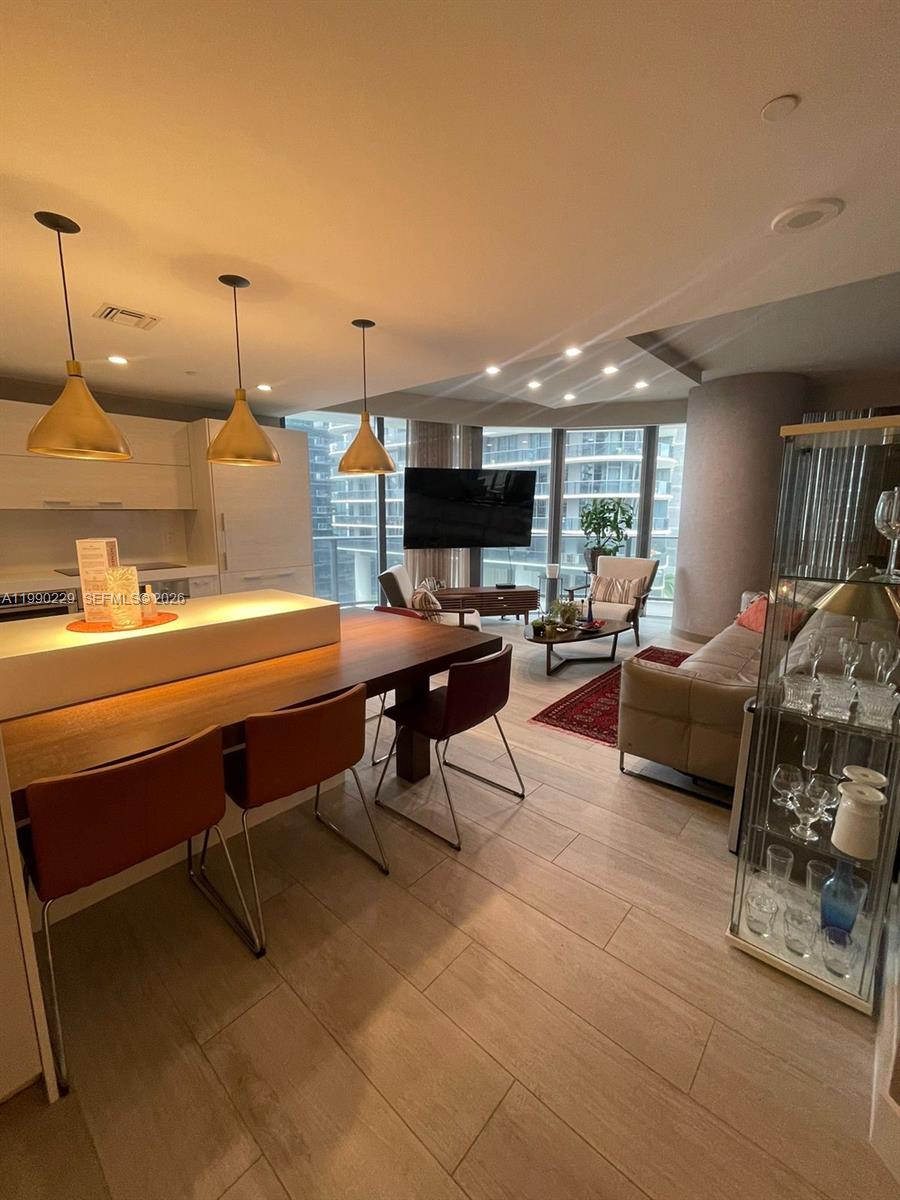 BRICKELL HEIGHTS EAST CON - Residential Lease