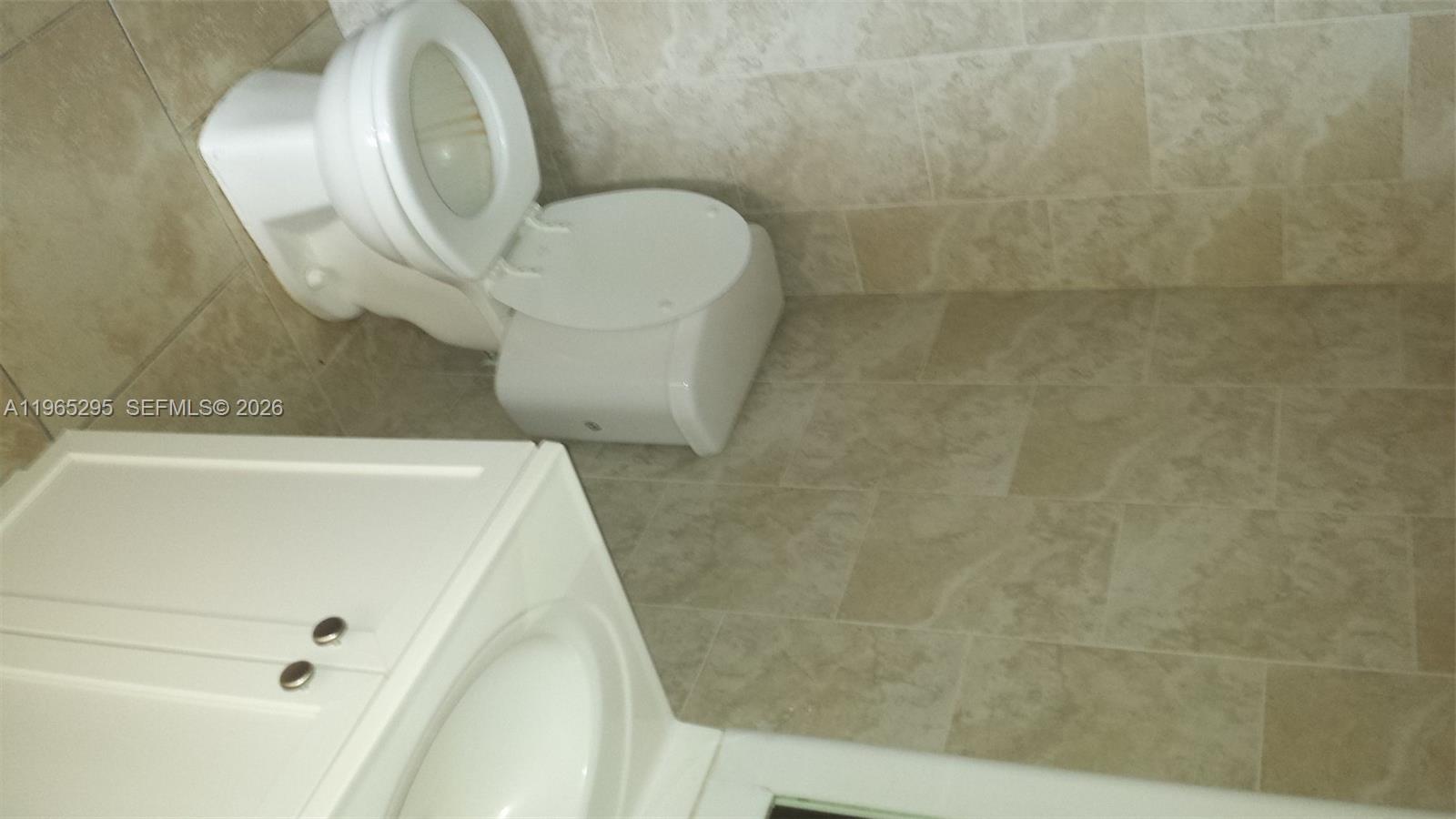 MONTECARLO CONDO - Residential Lease