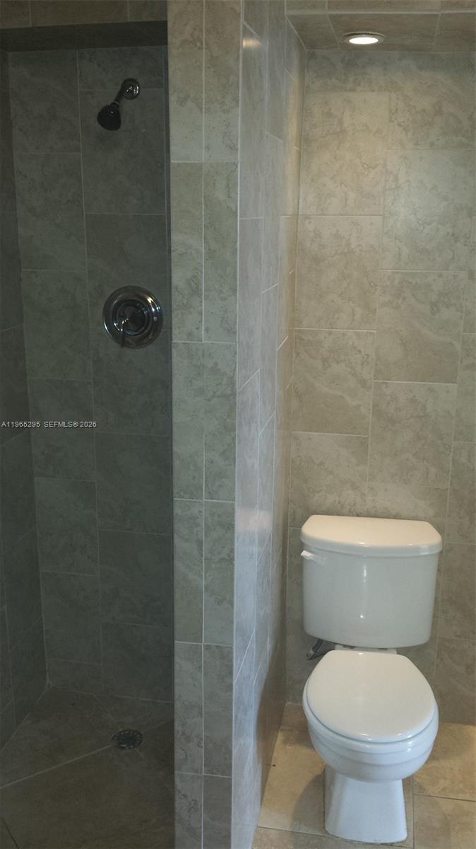 MONTECARLO CONDO - Residential Lease