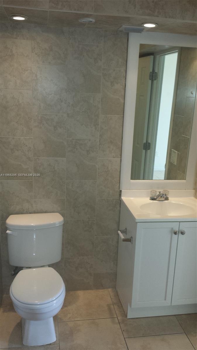 MONTECARLO CONDO - Residential Lease