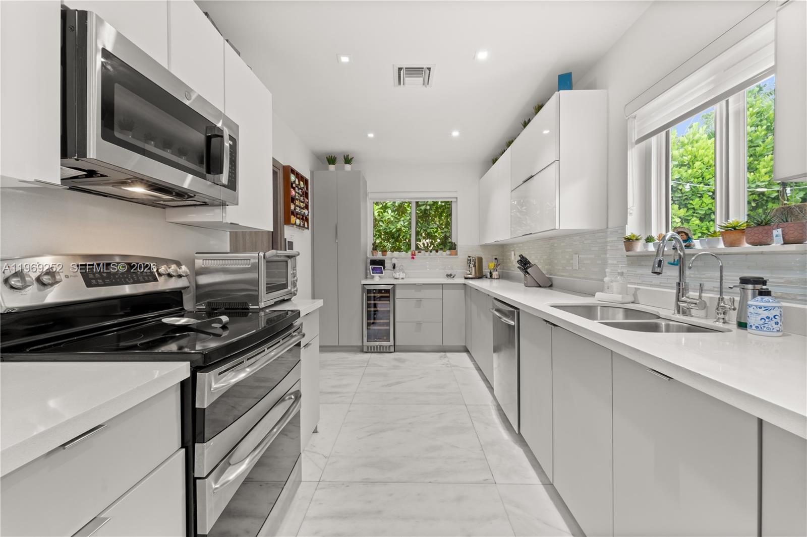 LOUISE PARK - Residential