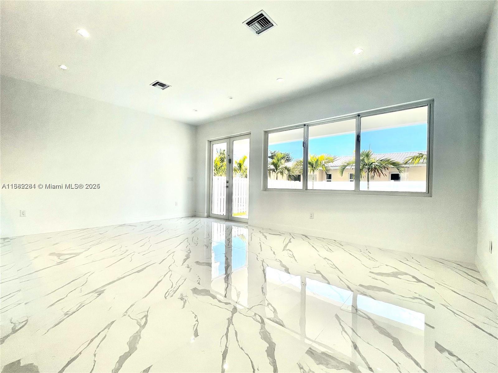 CORNER HOMES AT HAYES STR - Residential Lease