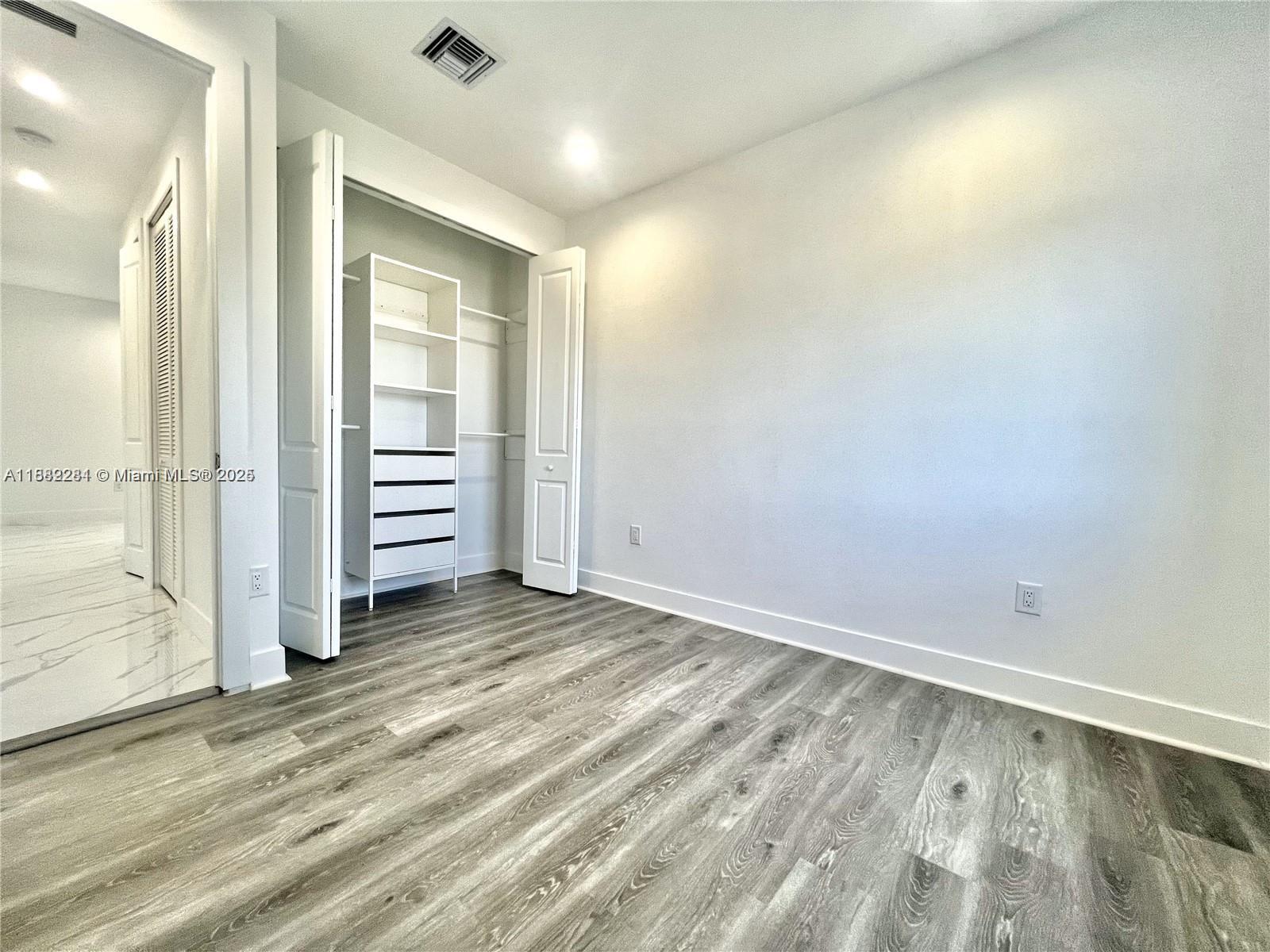 CORNER HOMES AT HAYES STR - Residential Lease