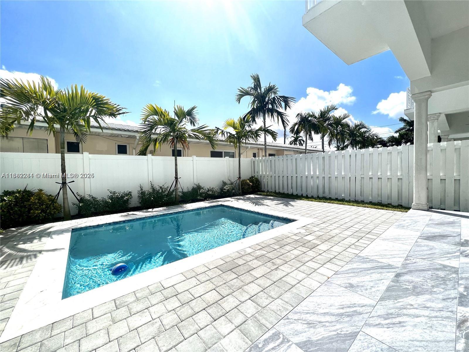 CORNER HOMES AT HAYES STR - Residential Lease