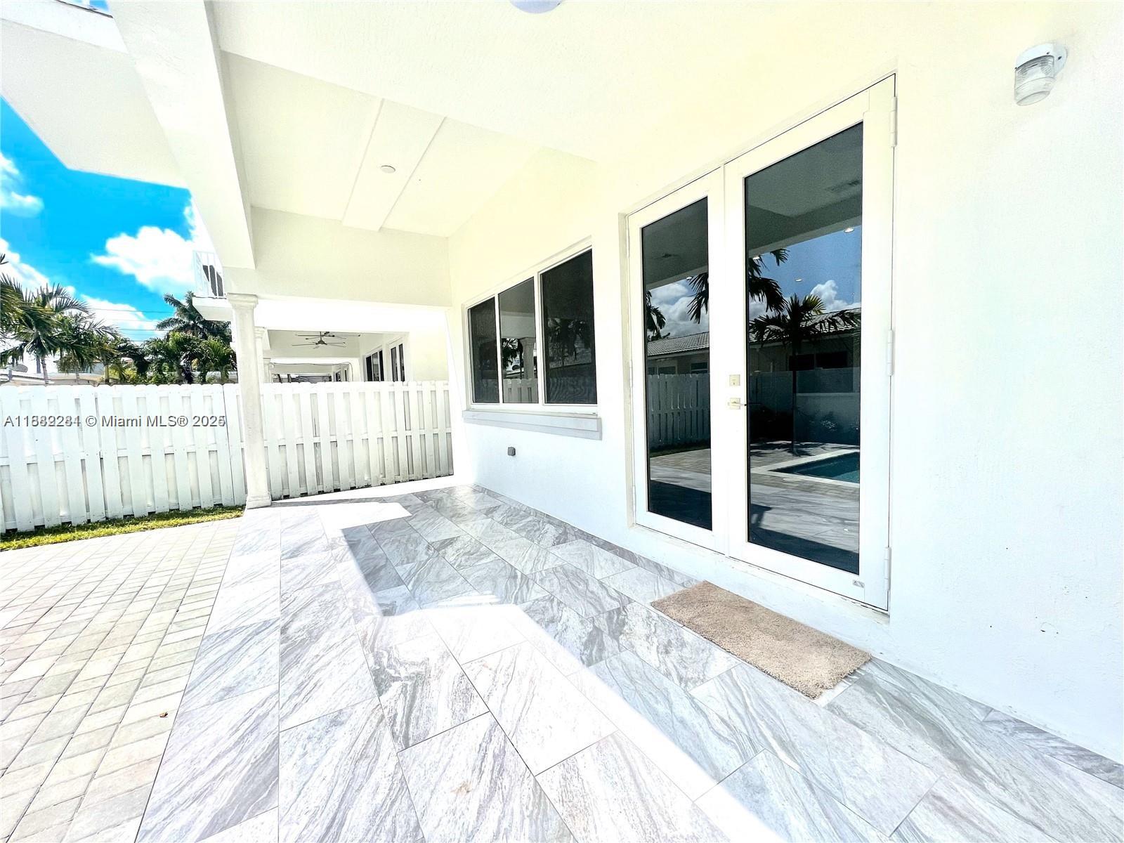 CORNER HOMES AT HAYES STR - Residential Lease